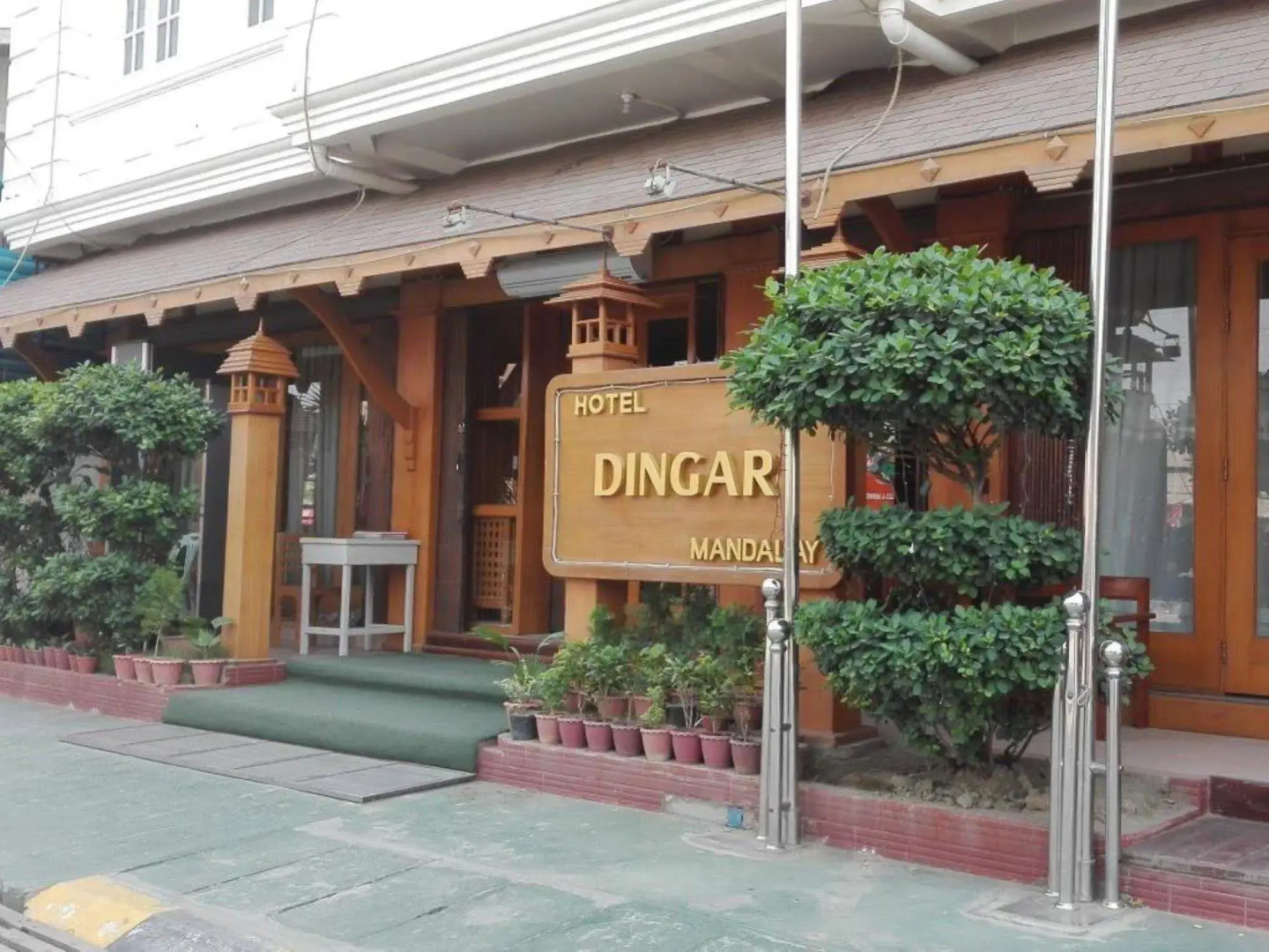 Hotel Dingar