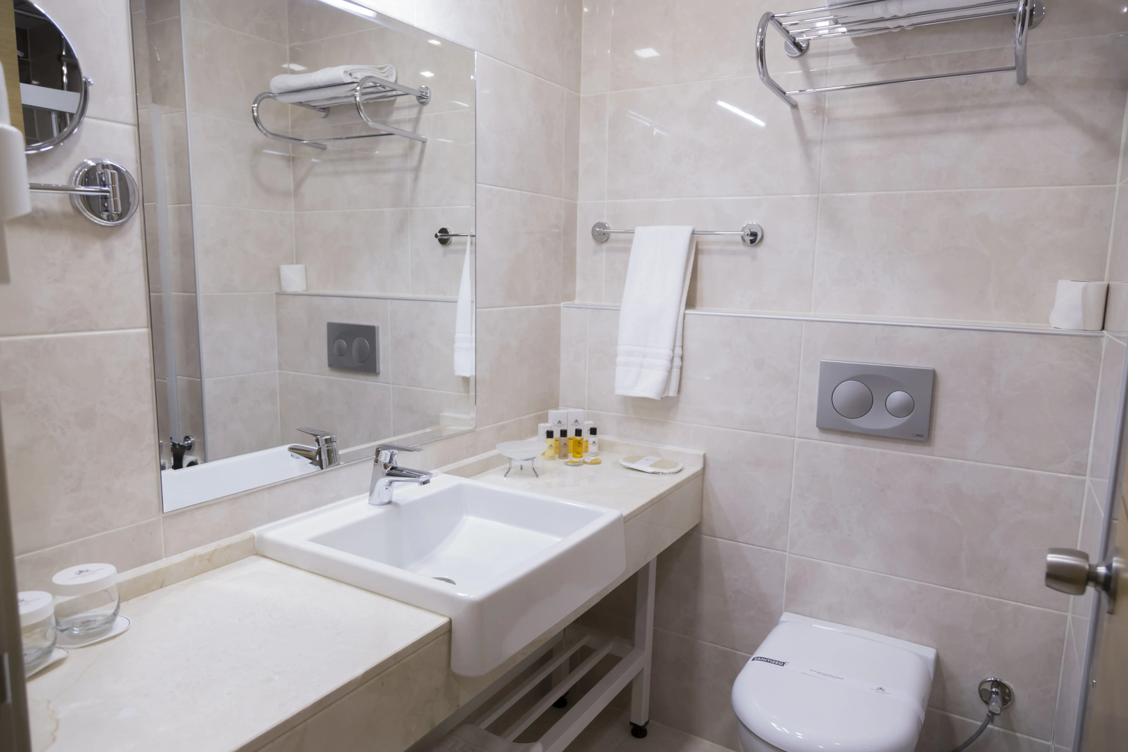 Grand Itimat Hotel