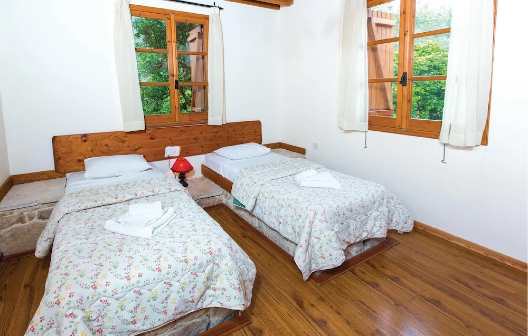 Beautiful Home in Miliou Paphos With 3 Bedrooms, Outdoor Swimming Pool and Swimming Pool