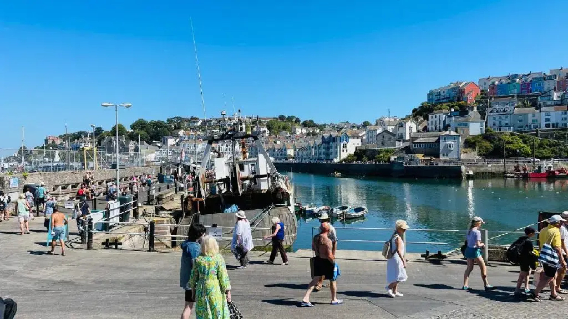 Fourways - Stylish 3-storey Townhouse With Gardens