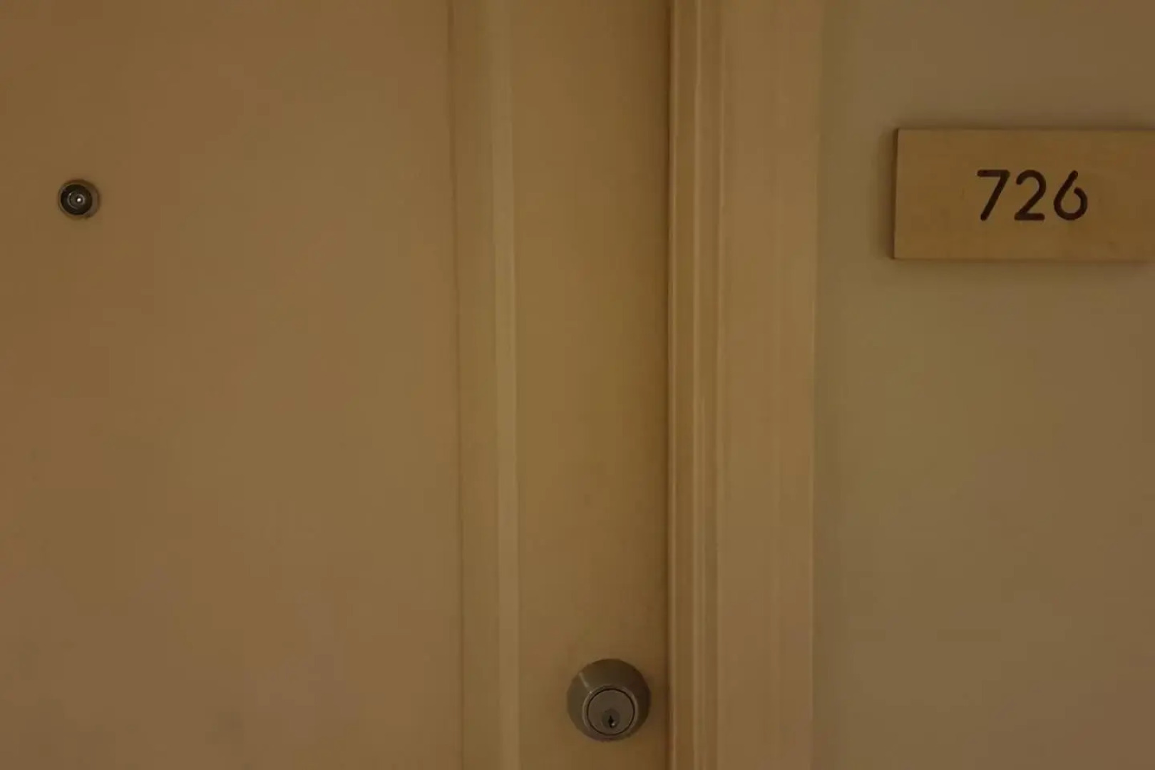 MANDALUYONG 2 Br w 2 Queen, 50HDtv across Shangrila Mall