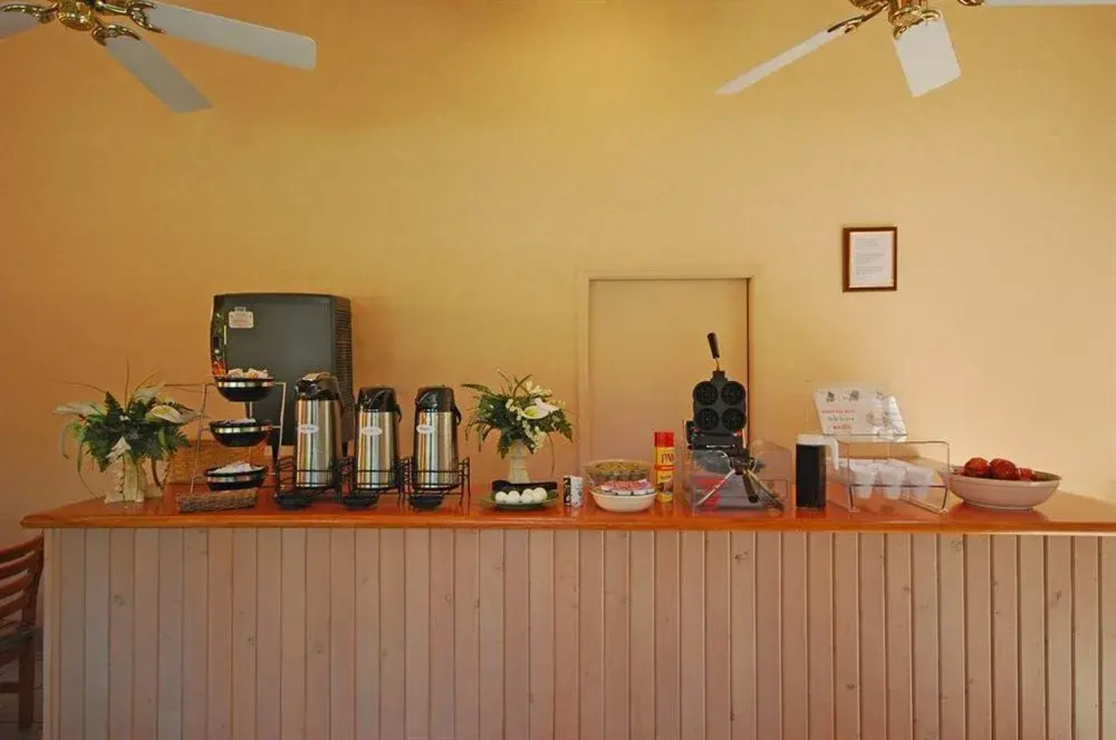 American Inn and Suites