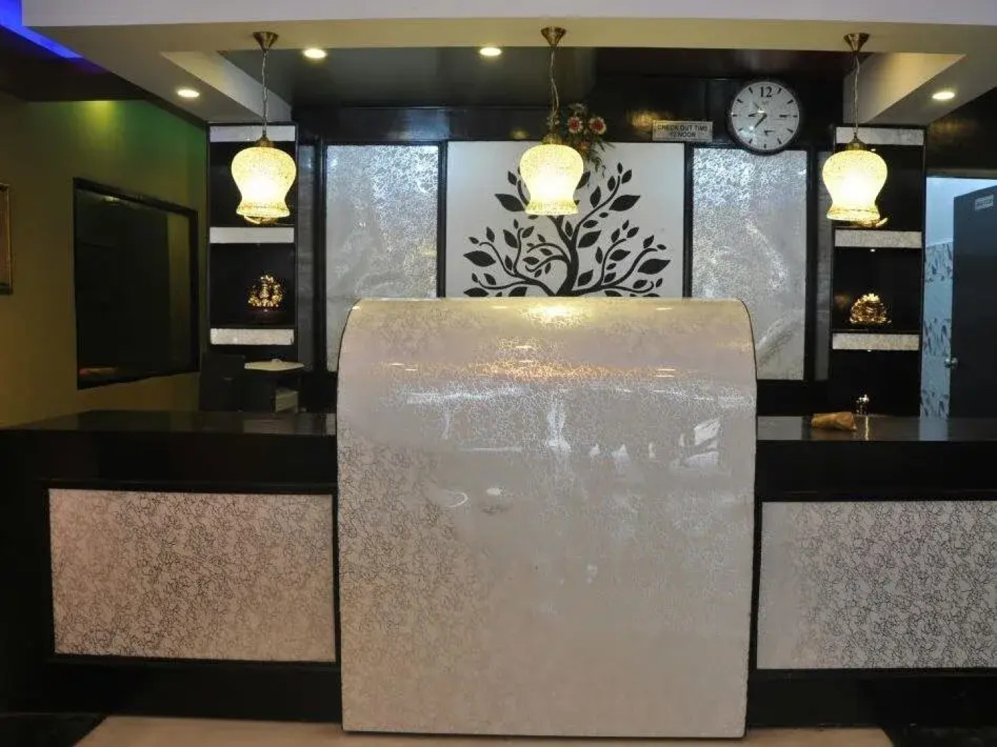 Treebo New Park Premium Plaza