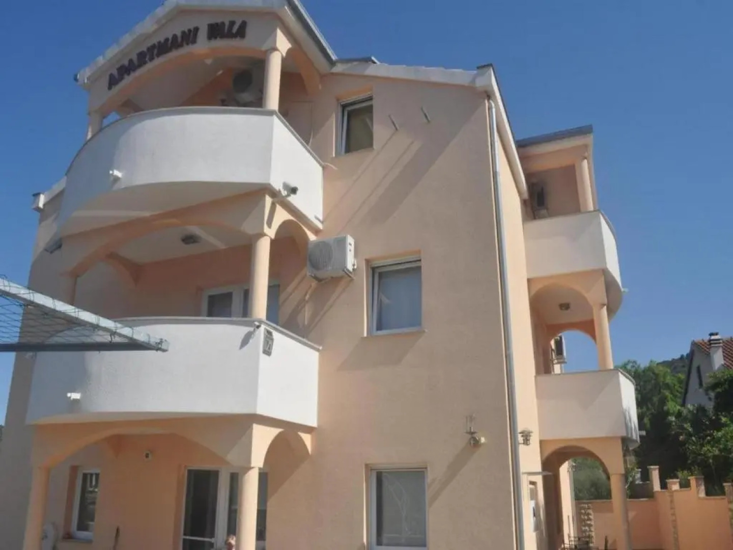 Apartments Vala