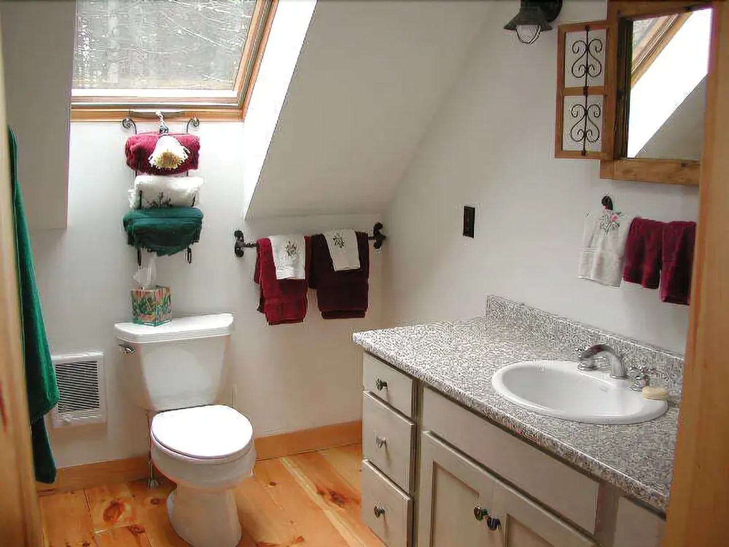 Wolfhound Cottage - One Bedroom Home