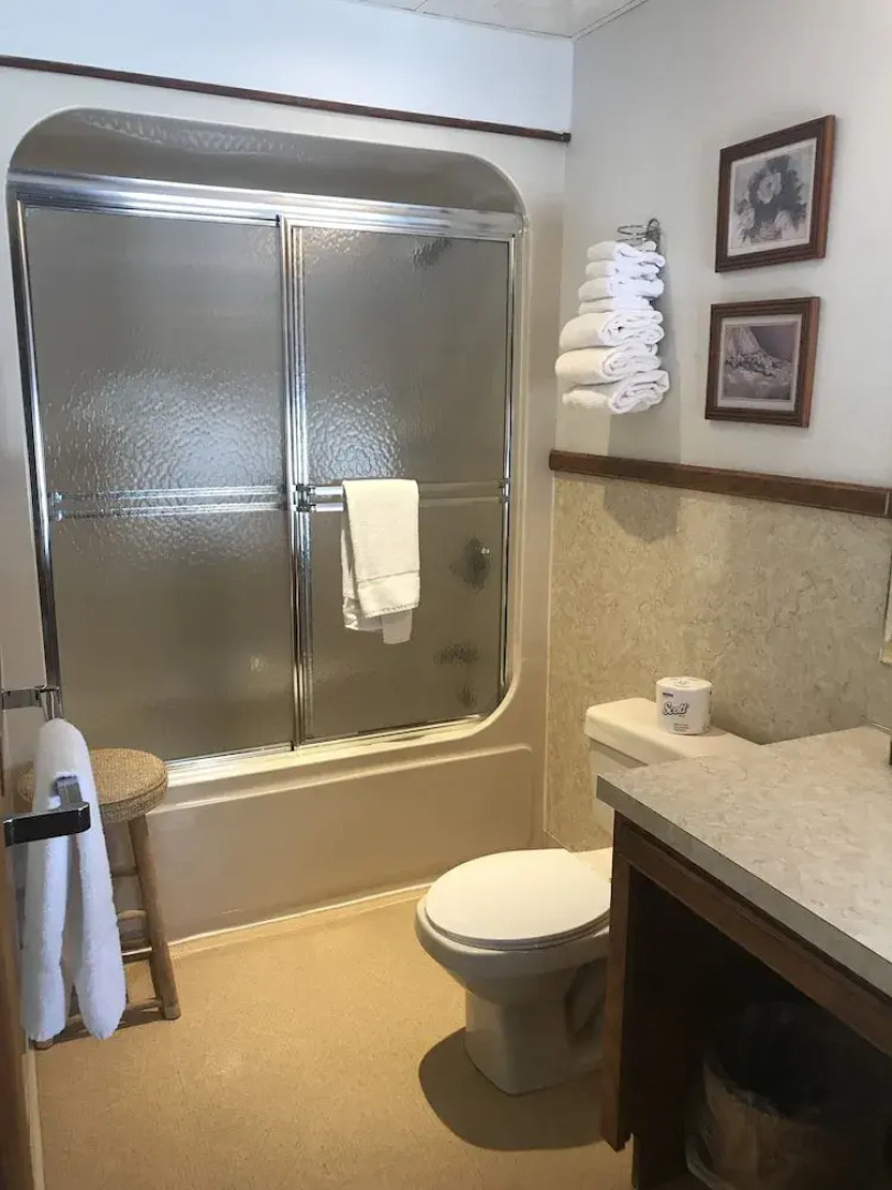 Inn at Starlight Lake & Restaurant