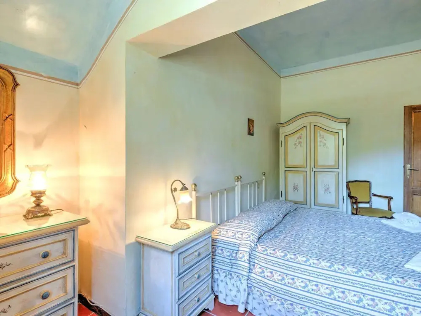 Beautiful Farmhouse in San Vivaldo with Swimming Pool