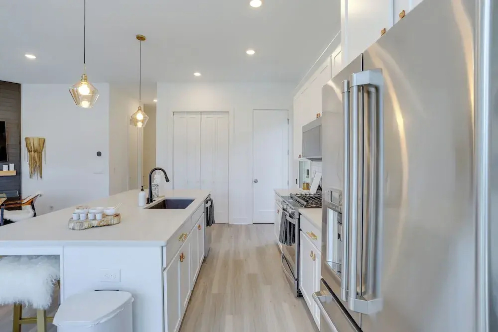 Modern & Luxe Lake Arrowhead Villa Near Marina!