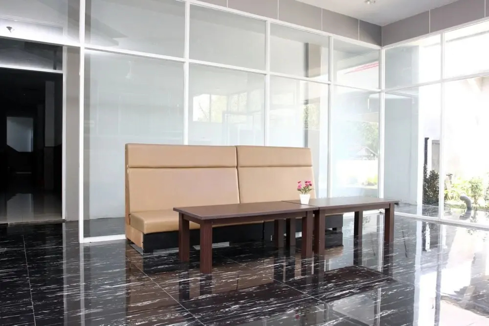 Hotel Royal by OYO Rooms