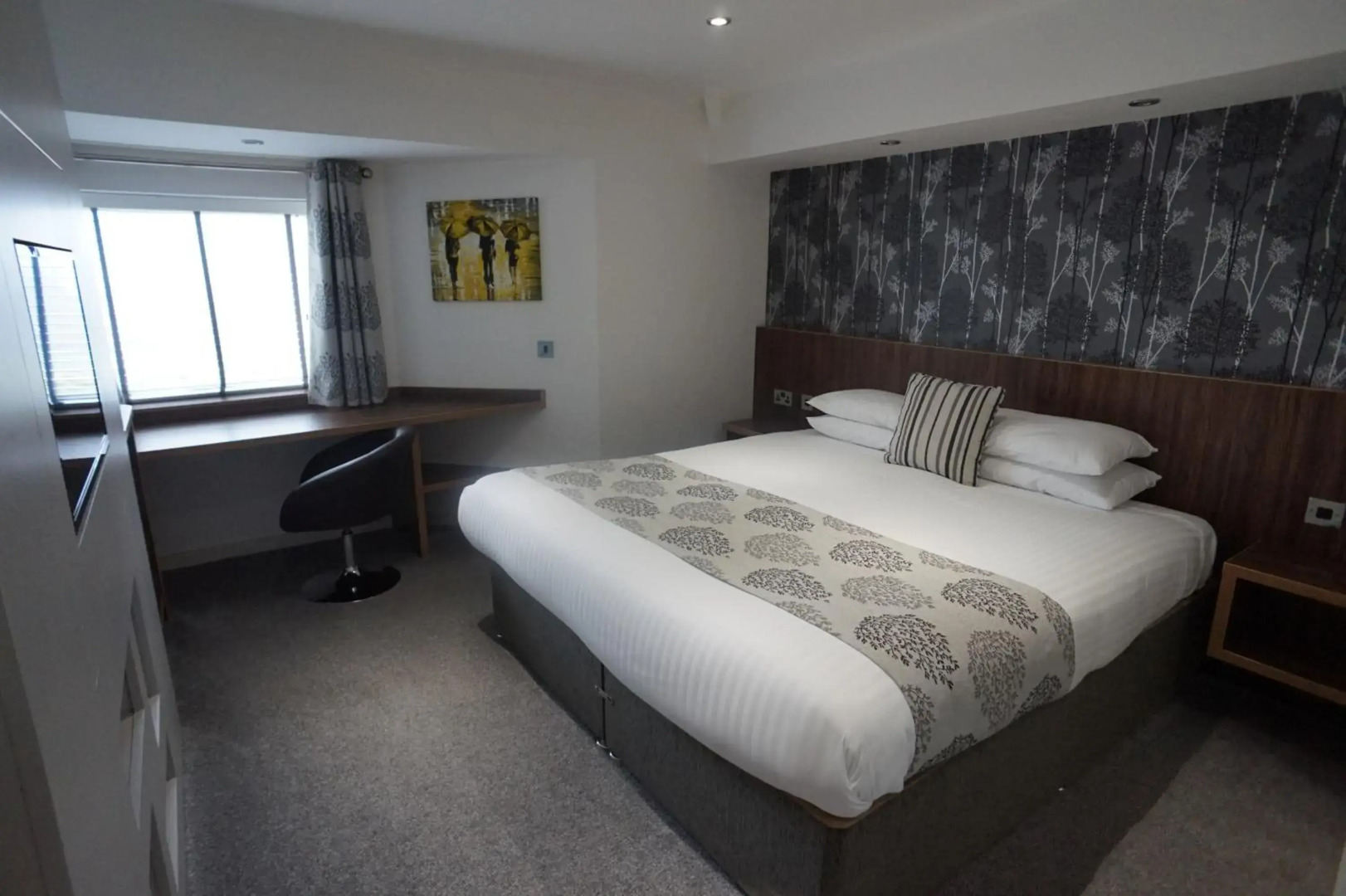 Damon's Hotel