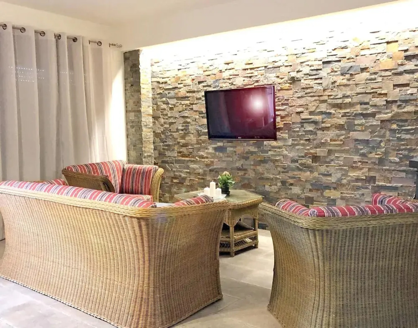 House With 4 Bedrooms in Cretas, With Wonderful Mountain View, Terrace and Wifi