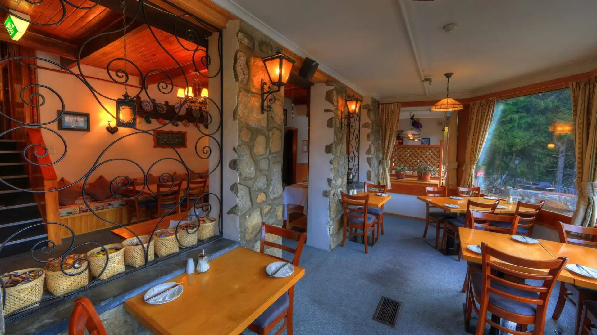 Candlelight Lodge