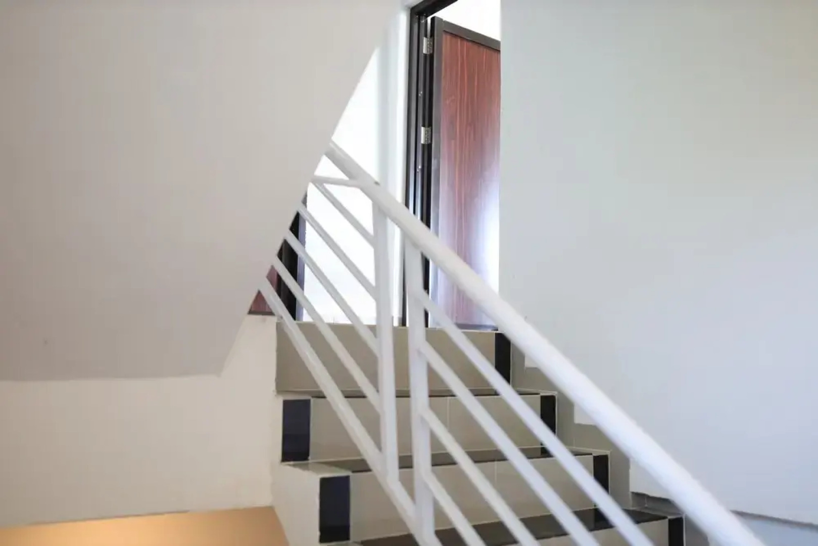 Urbanview Hotel Eropa Maros near Sultan Hasanuddin Airport by RedDoorz