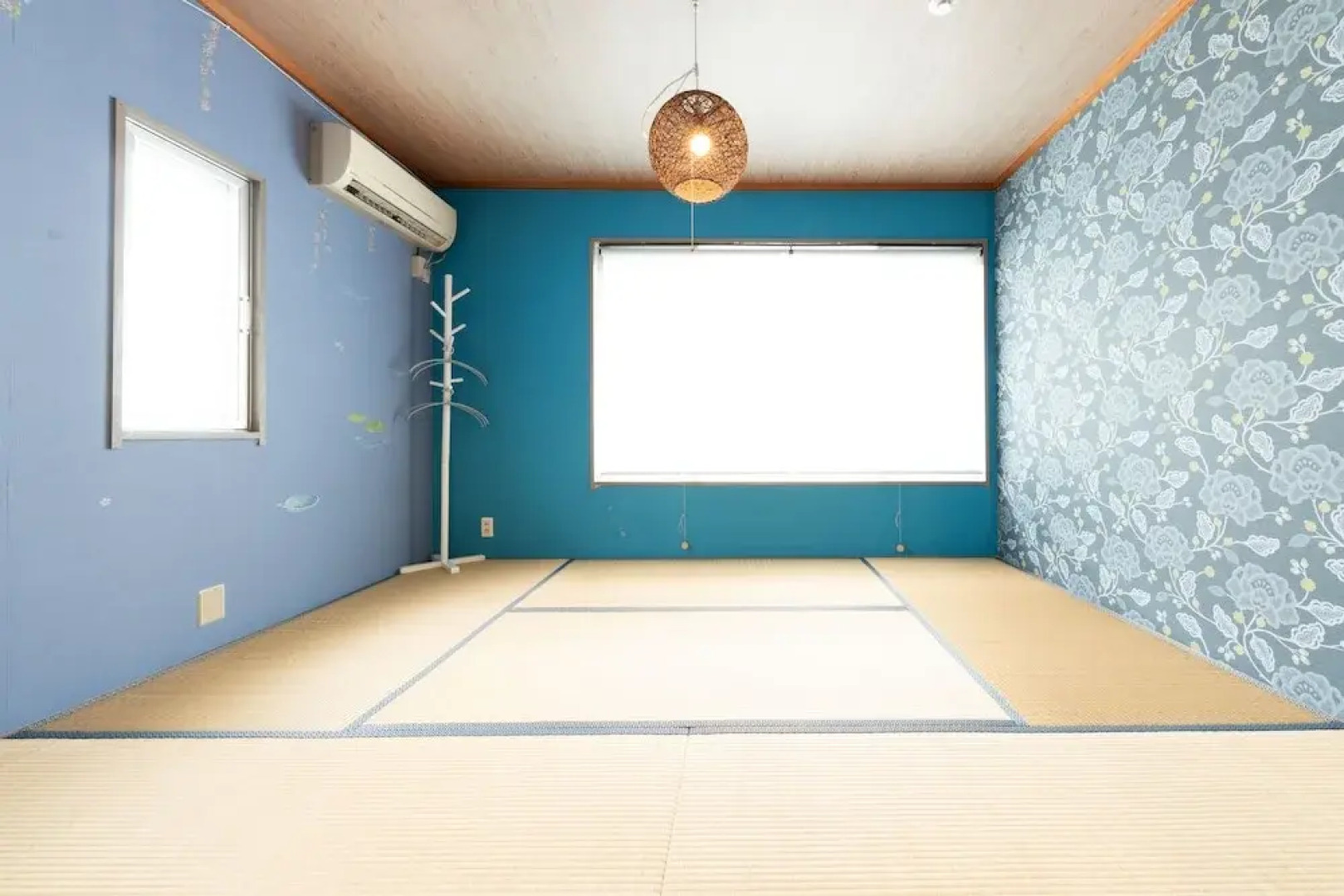 Martians Hotel Hayakawa