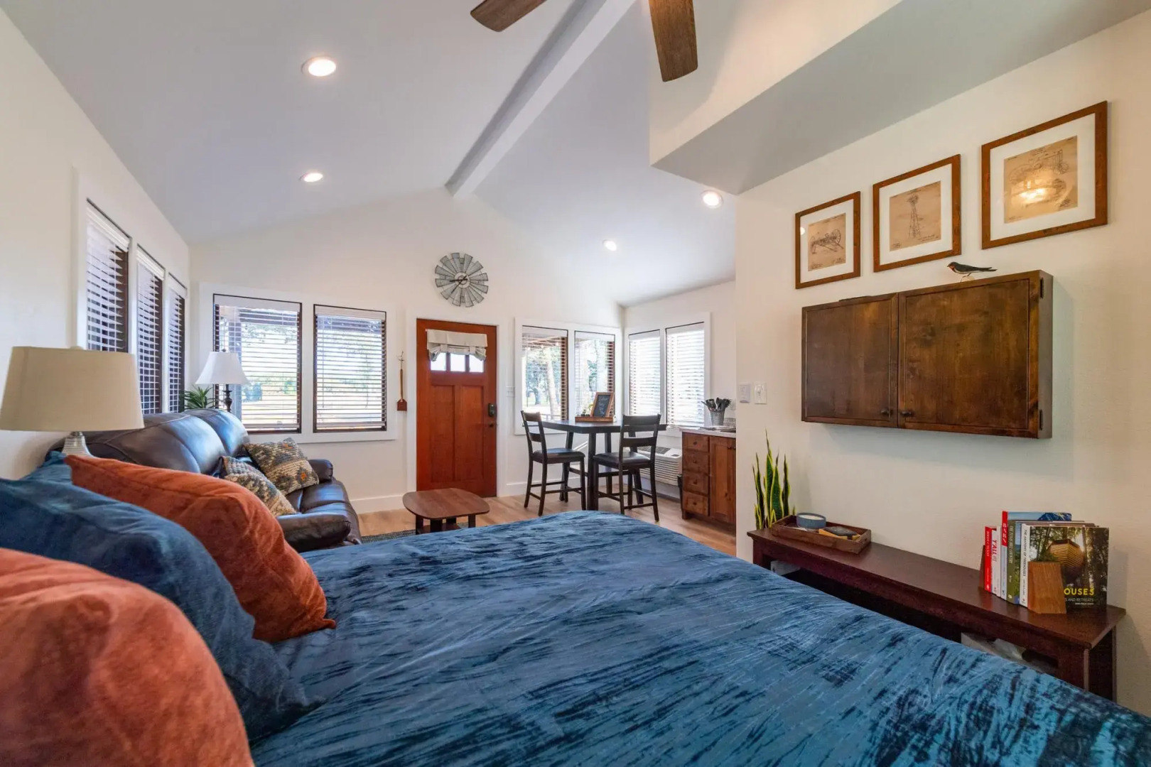 The Barn Swallow Cabin 15MIN to Magnolia & Baylor