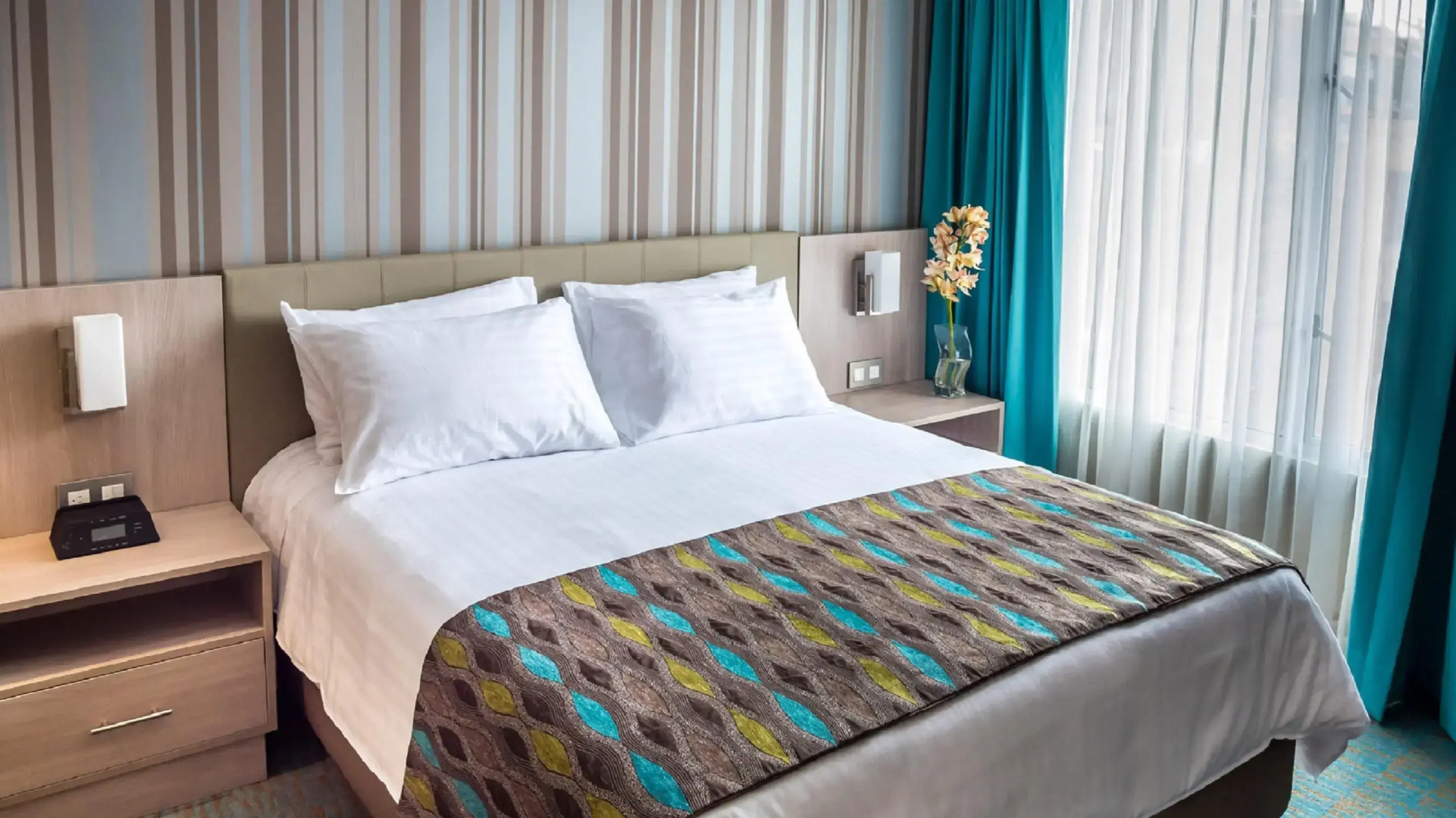 Hotel Plaza Suites