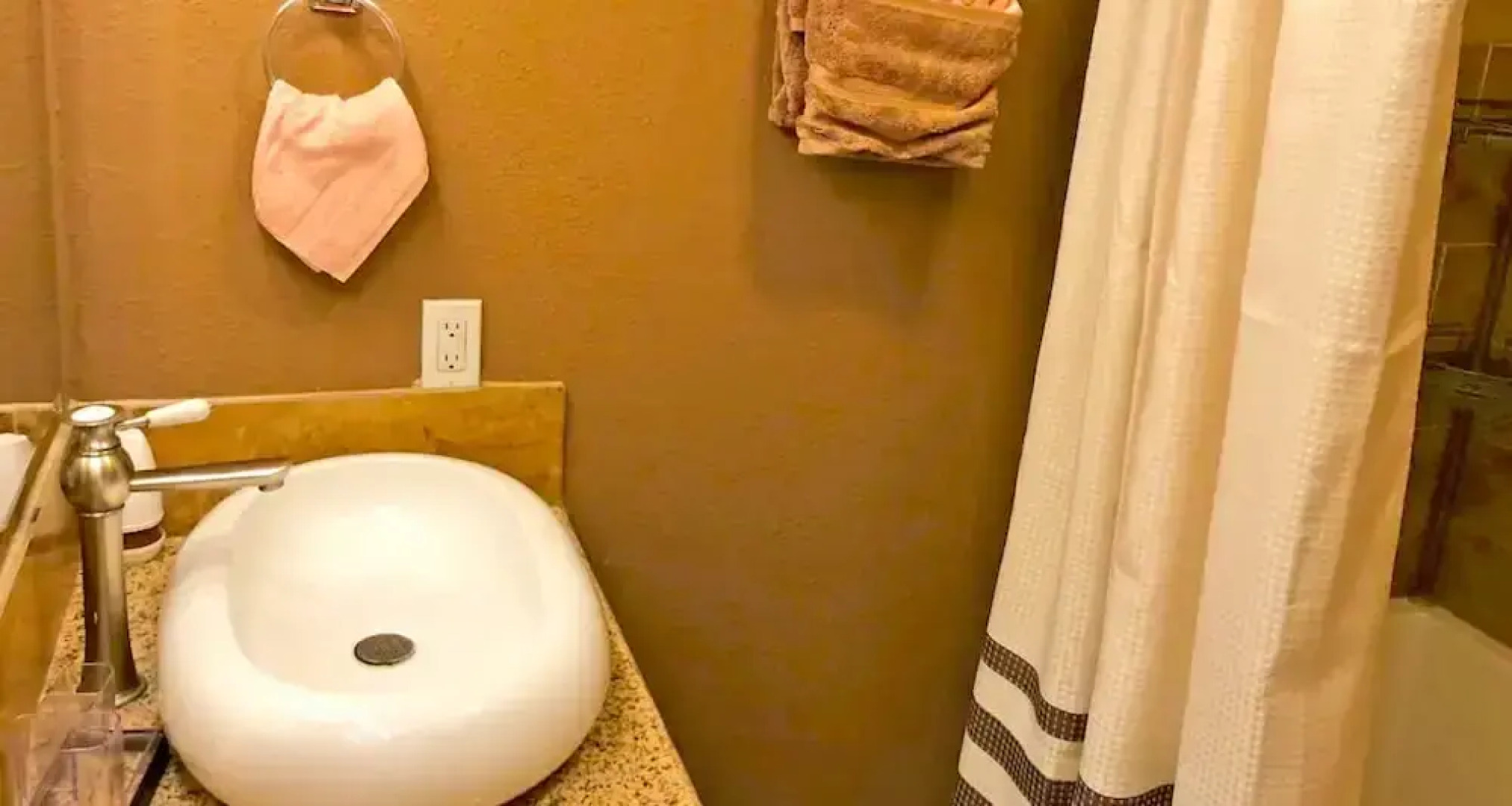 4Bdrms 2Bath 6Beds - Med-Center MM-Park