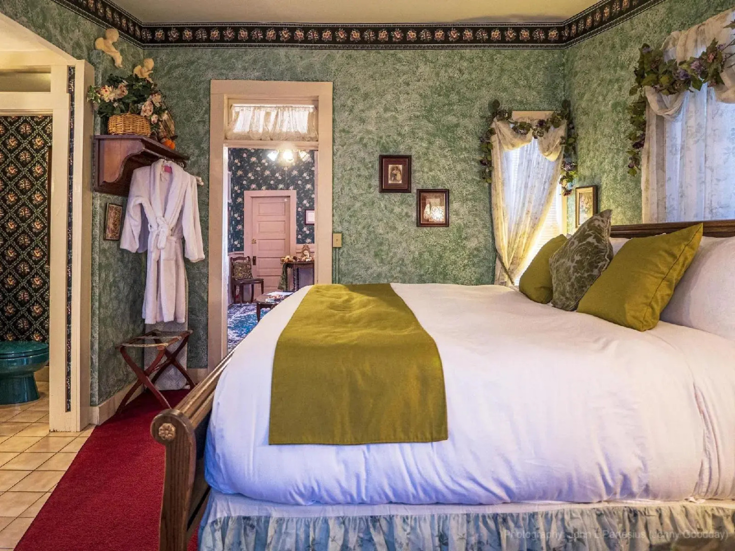 Cliff Cottage Inn - Victorian B&B and Boutique Hotel