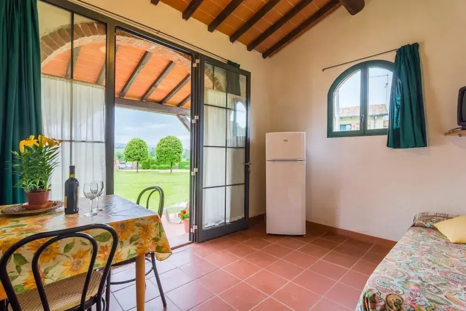 Country House With Pool and Court