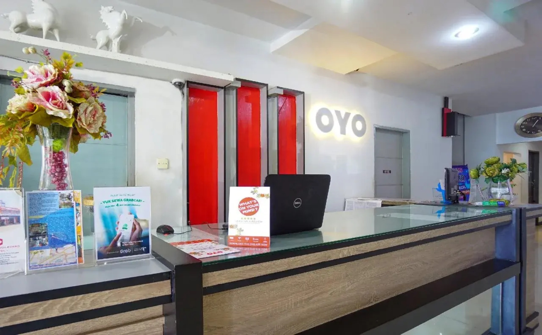 OYO 1318 Hotel Prince Boulevard