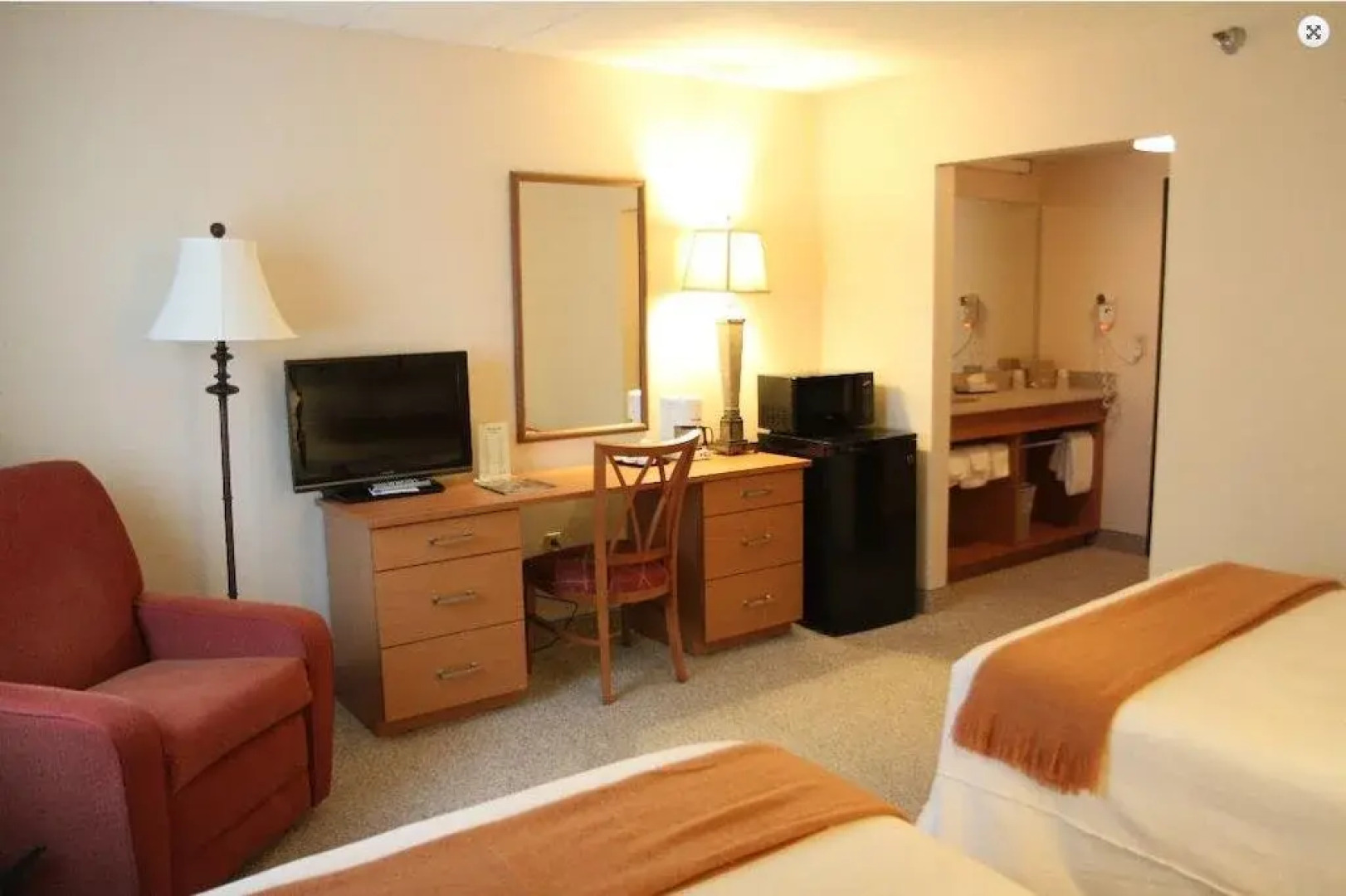 Brentwood Inn & Suites