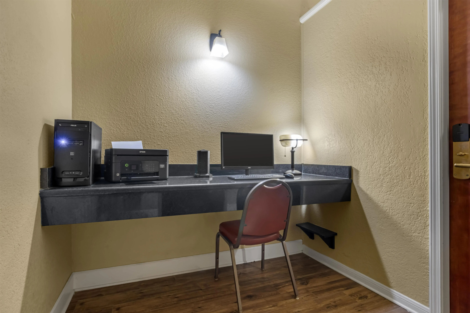 Best Western Plus Shamrock Inn & Suites