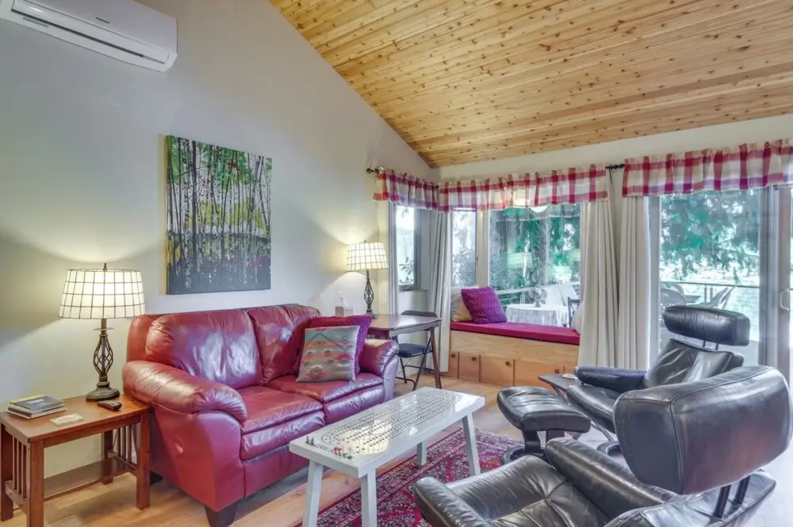 Lakefront Snohomish Cottage w/ Private Dock!