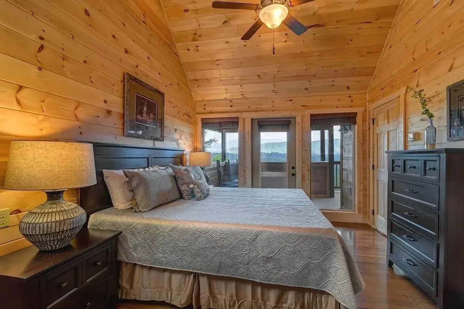 Majestic Mountain View - 4 Bedrooms, 4.5 Baths, Sleeps 12 4 Cabin by RedAwning