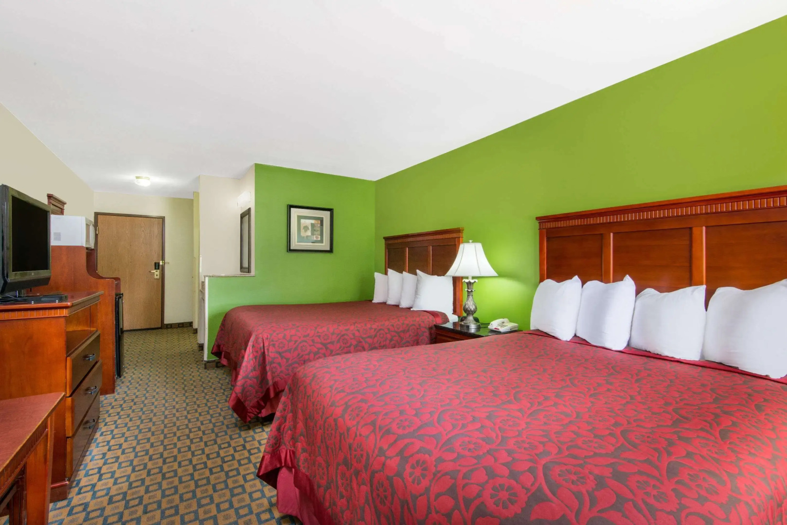 Days Inn & Suites by Wyndham Wichita