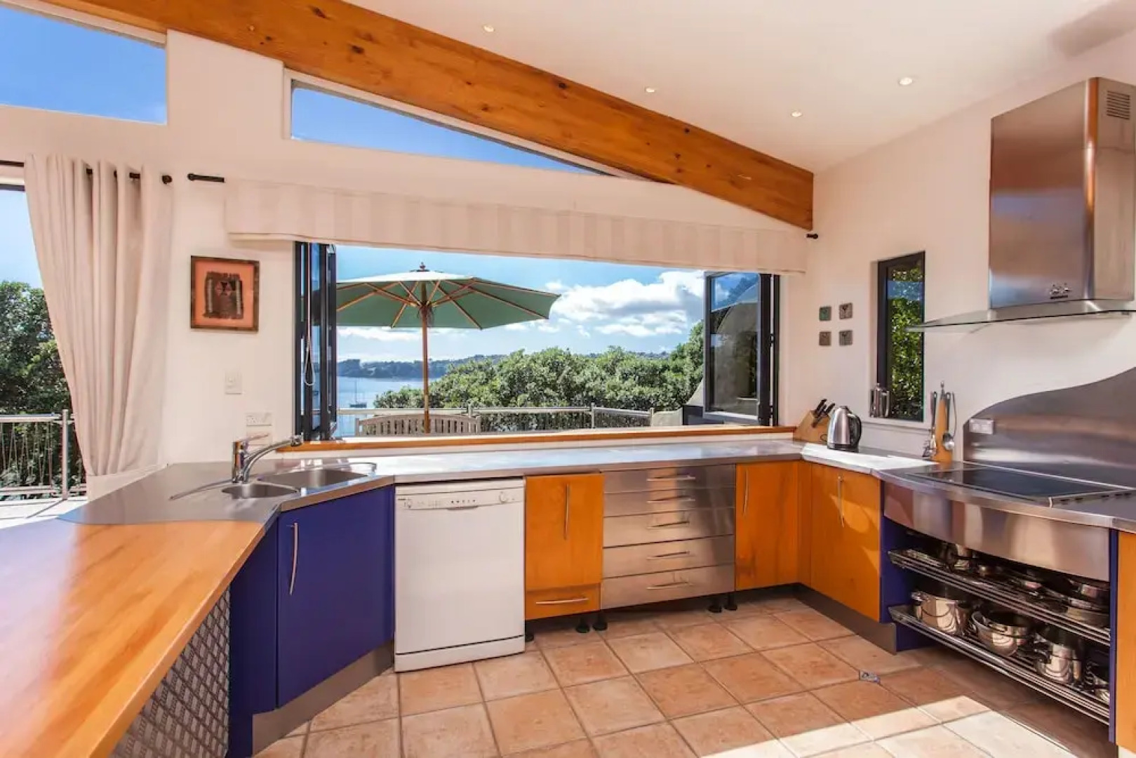 Absolute Beachfront Oneroa