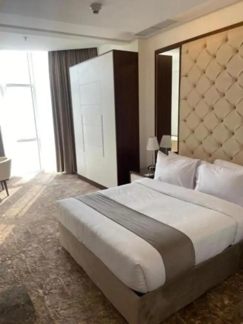 Dolphin Continental Hotel