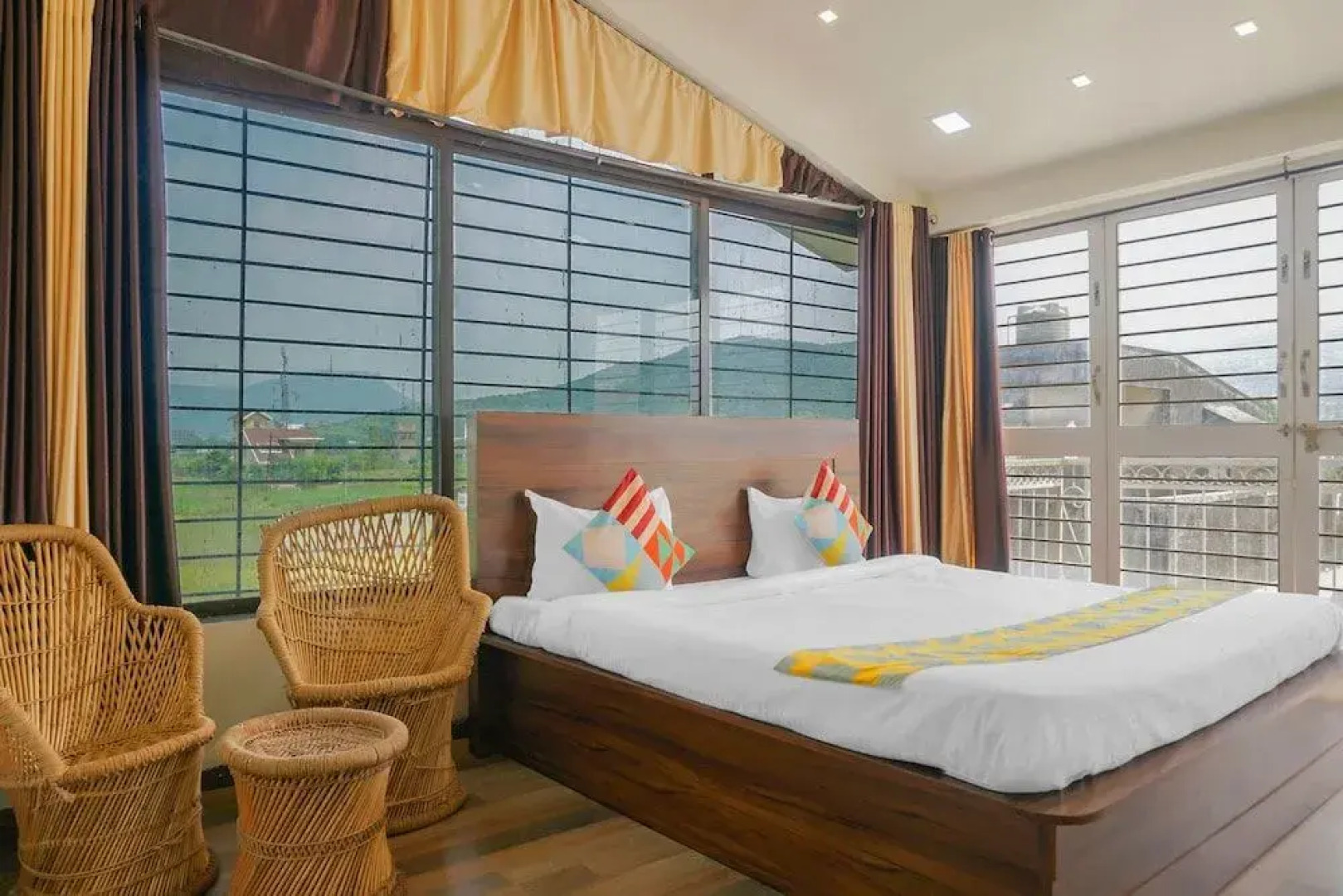 OYO 19328 Home Serene 3BHK Villa Malavli Hills