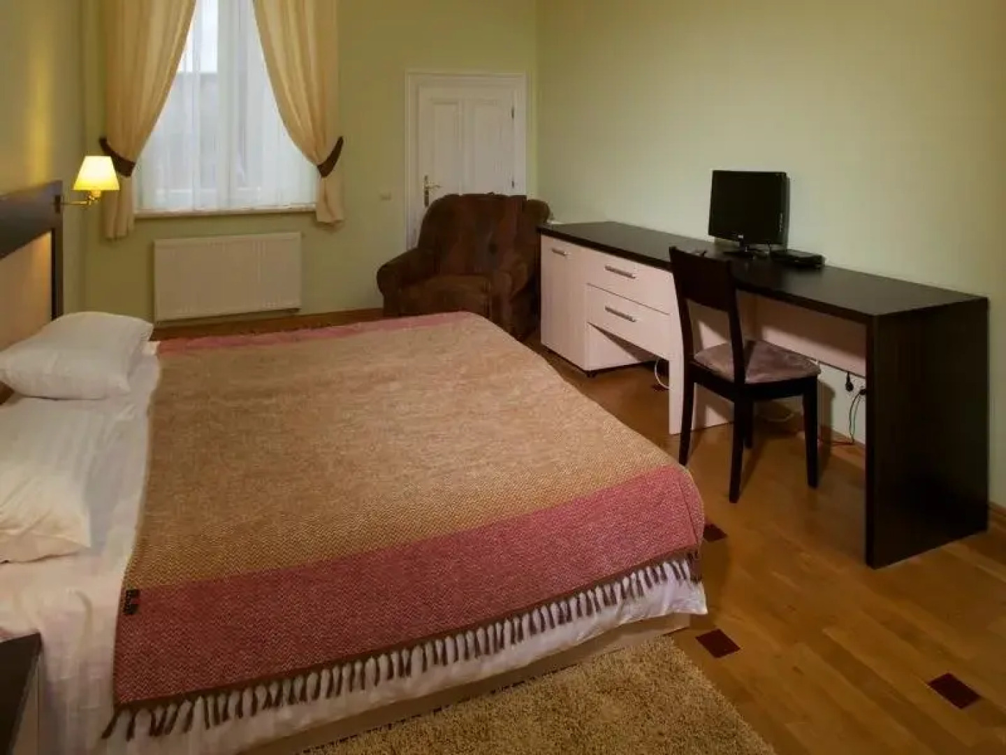 Mini-Hotel Under The Roof