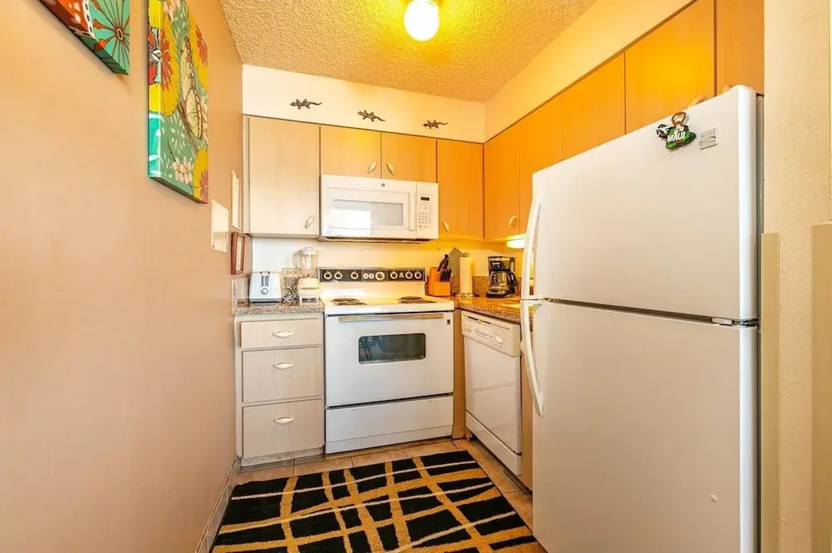 Paki Maui #420 - 1 Br condo by RedAwning