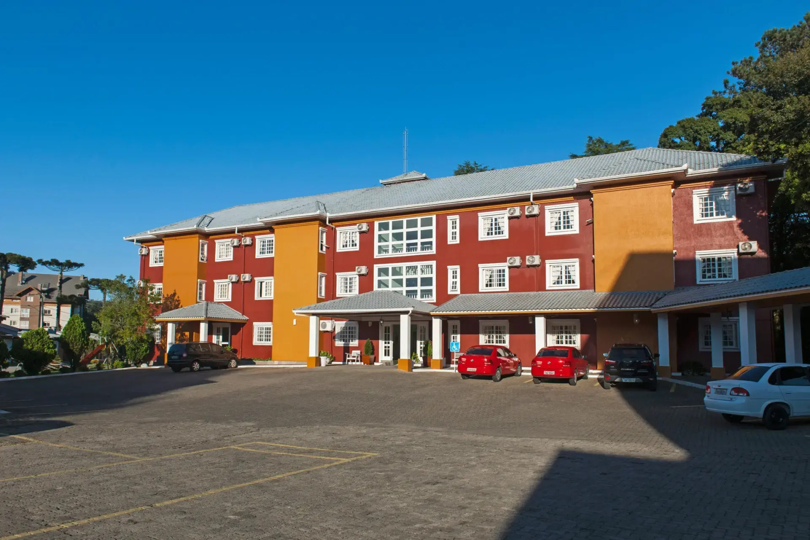 Hotel Galo Vermelho