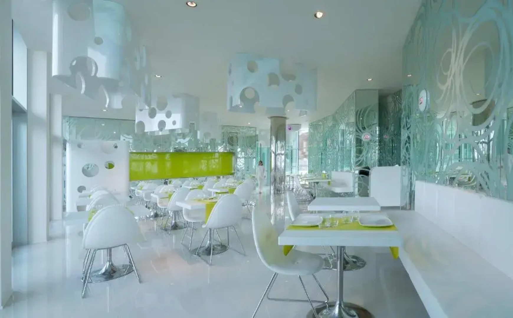 i-Suite Hotel