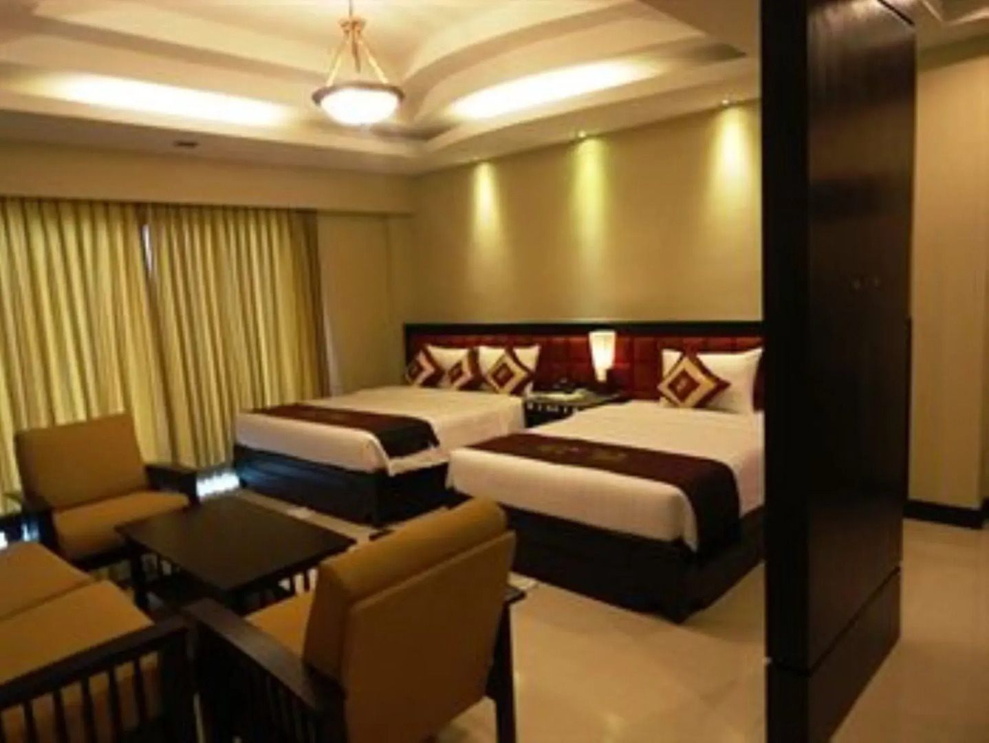 Rock Royal Hotel & Resort