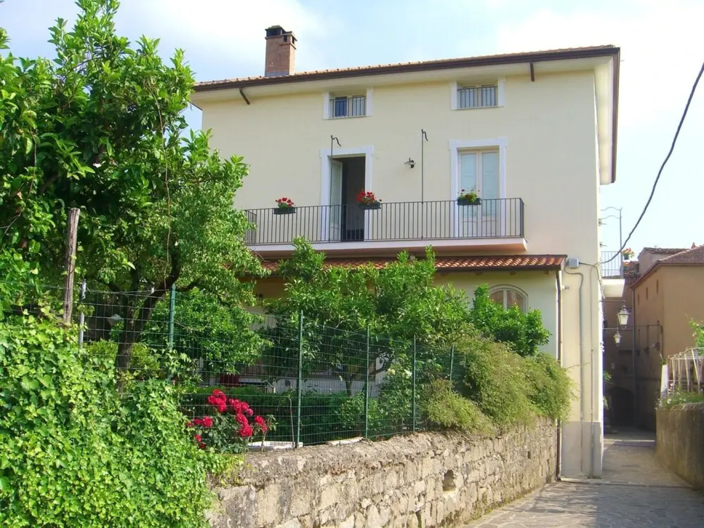 Apartment With 3 Bedrooms in Ceraso, With Wonderful Mountain View, Enclosed Garden and Wifi Near the Beach