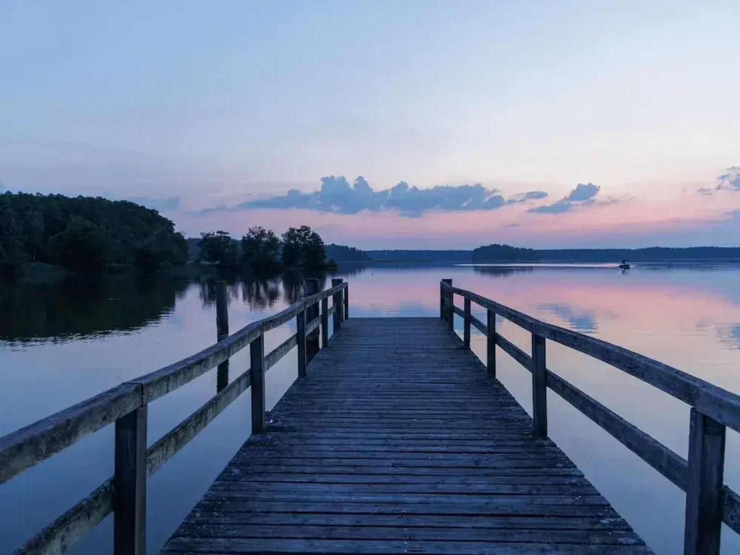 Cozy Holiday Home with Wood Burning Stove near Water