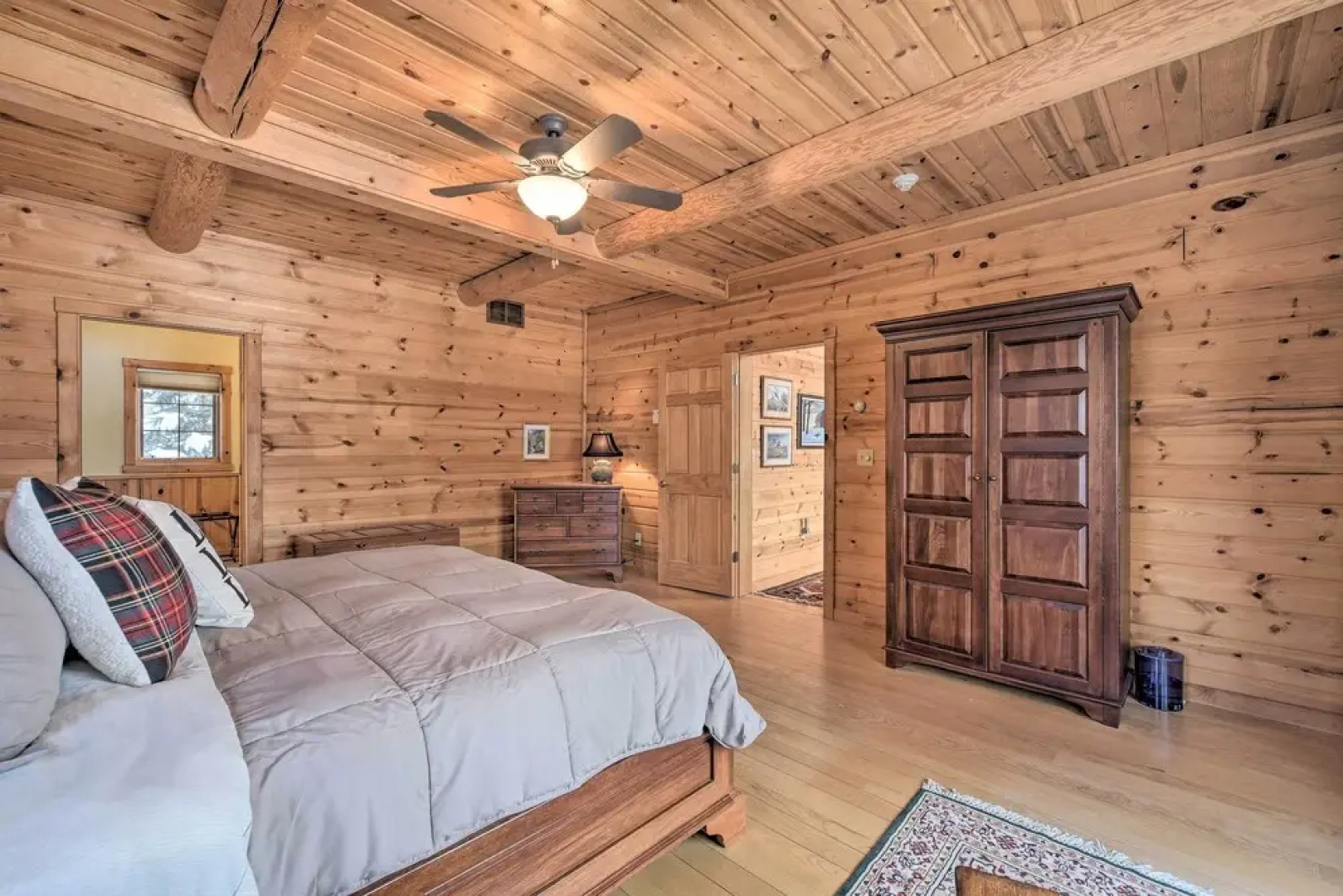 Spacious House w/ Boat Dock on Red Cedar Lake