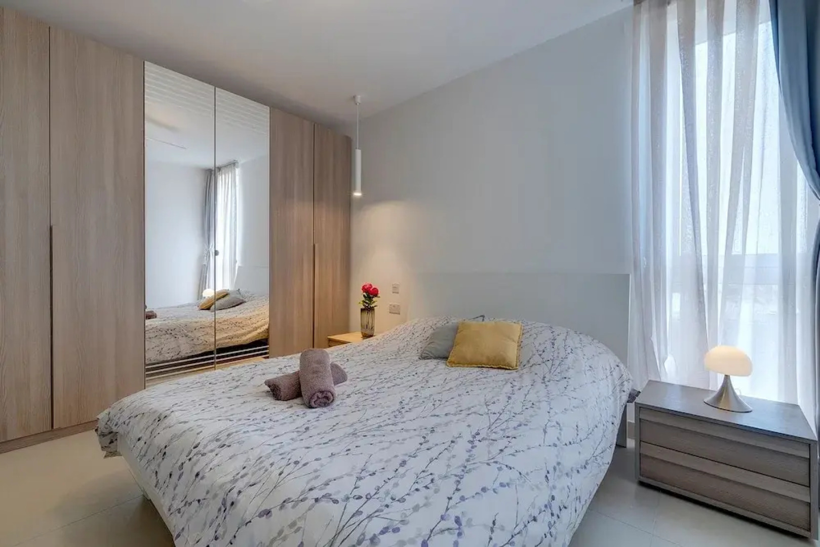 Stunning Apartment in a Central Location With Views