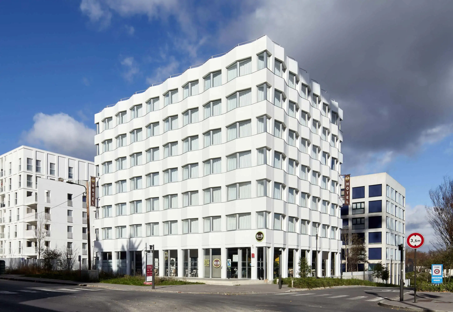 B&B HOTEL MASSY Gare TGV