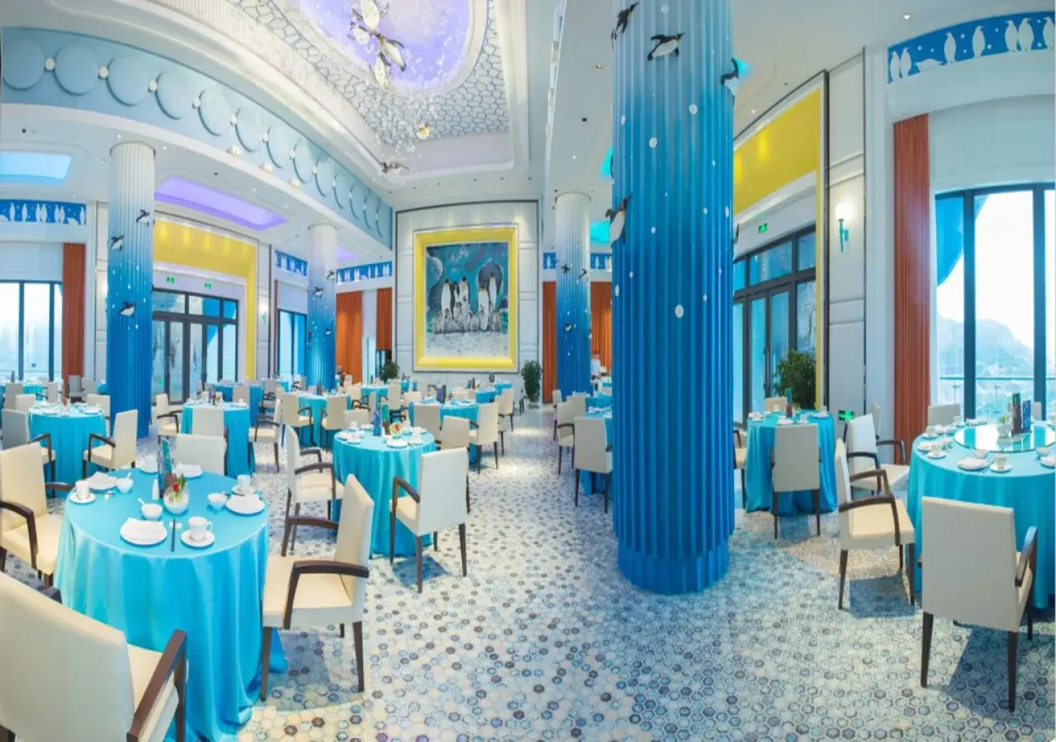 Chimelong Penguin Hotel