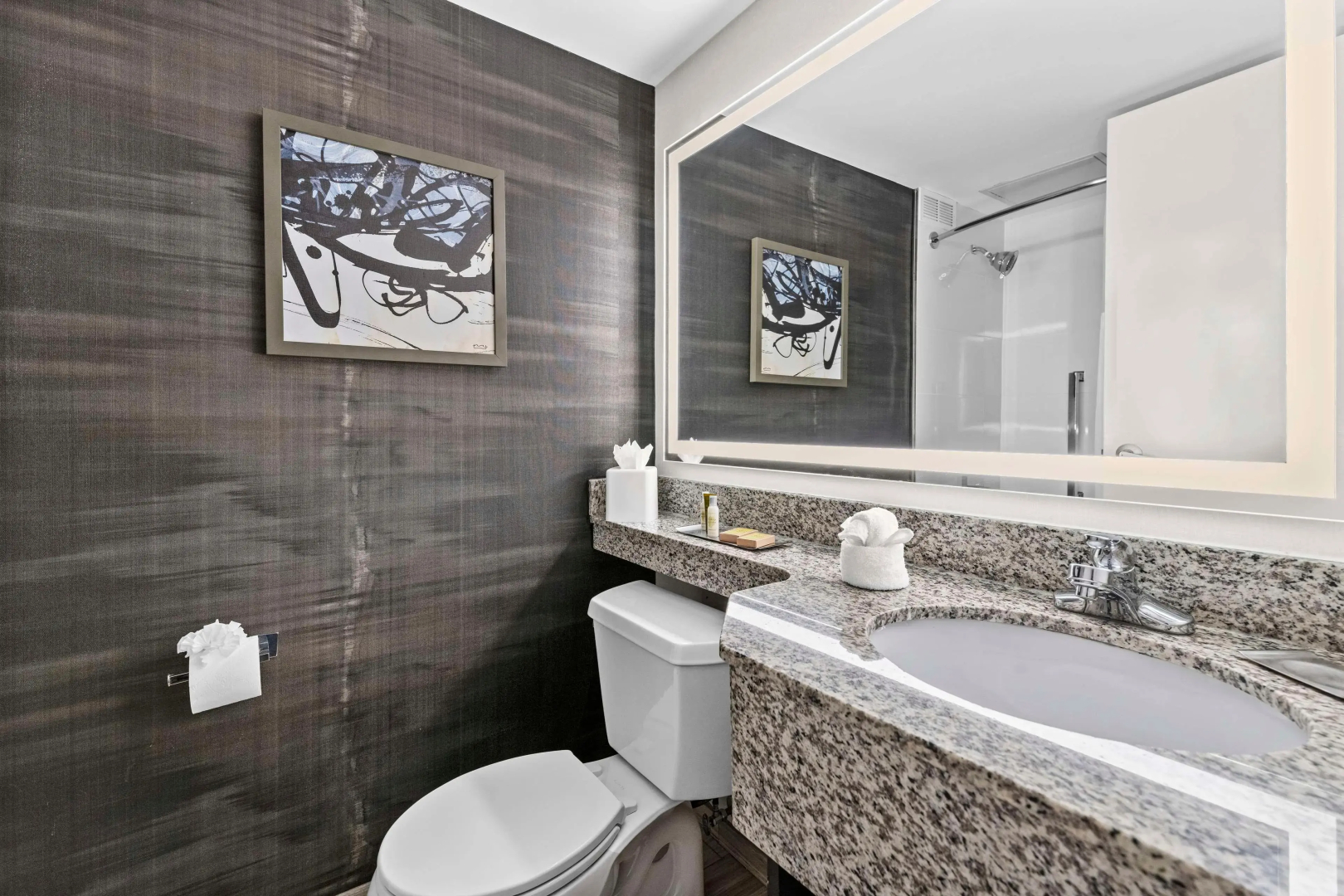 DoubleTree by Hilton Raleigh Midtown