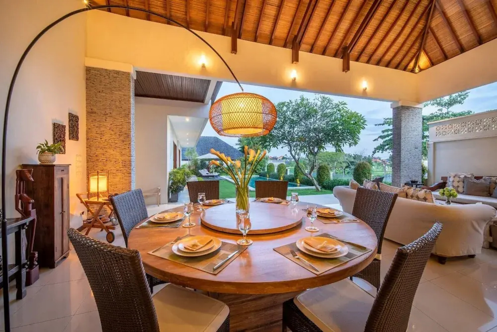 Peaceful Private Villa, 3 BR, Canggu With Staff