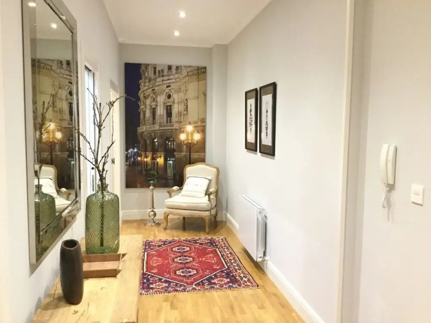 Downtown by Forever Rentals Superior Apartment With 2 Bedrooms. Parking and Wifi