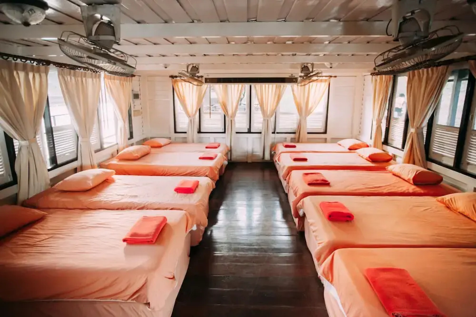 Pufa EngNam Lake Resort