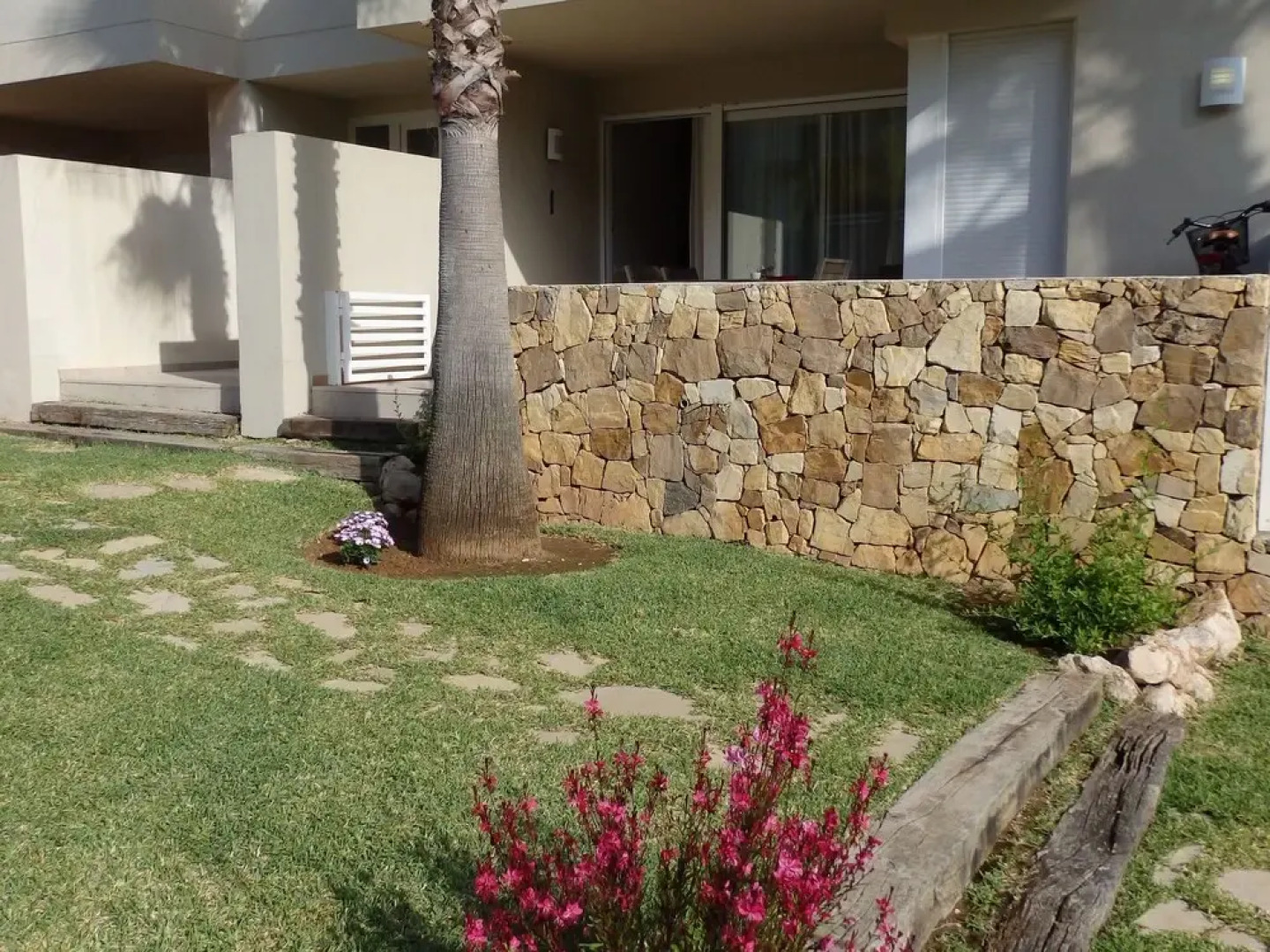 Apartment in Beautiful Urbanization With Lovely Terrace and Swimming Pool