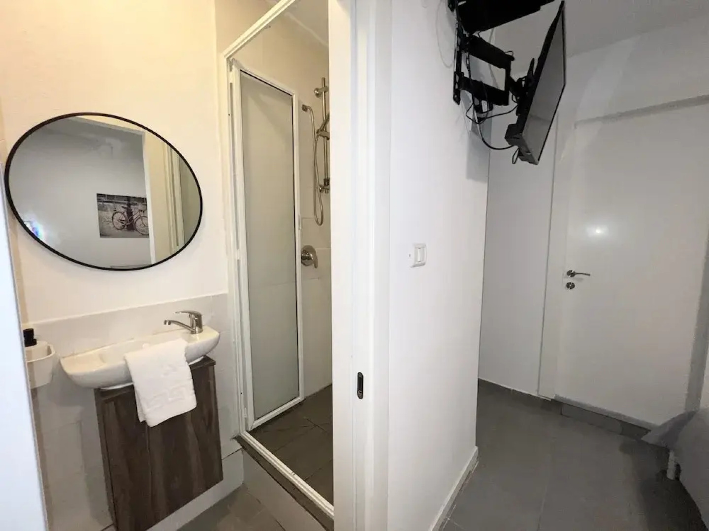 Ha-Carmel Market Apartment