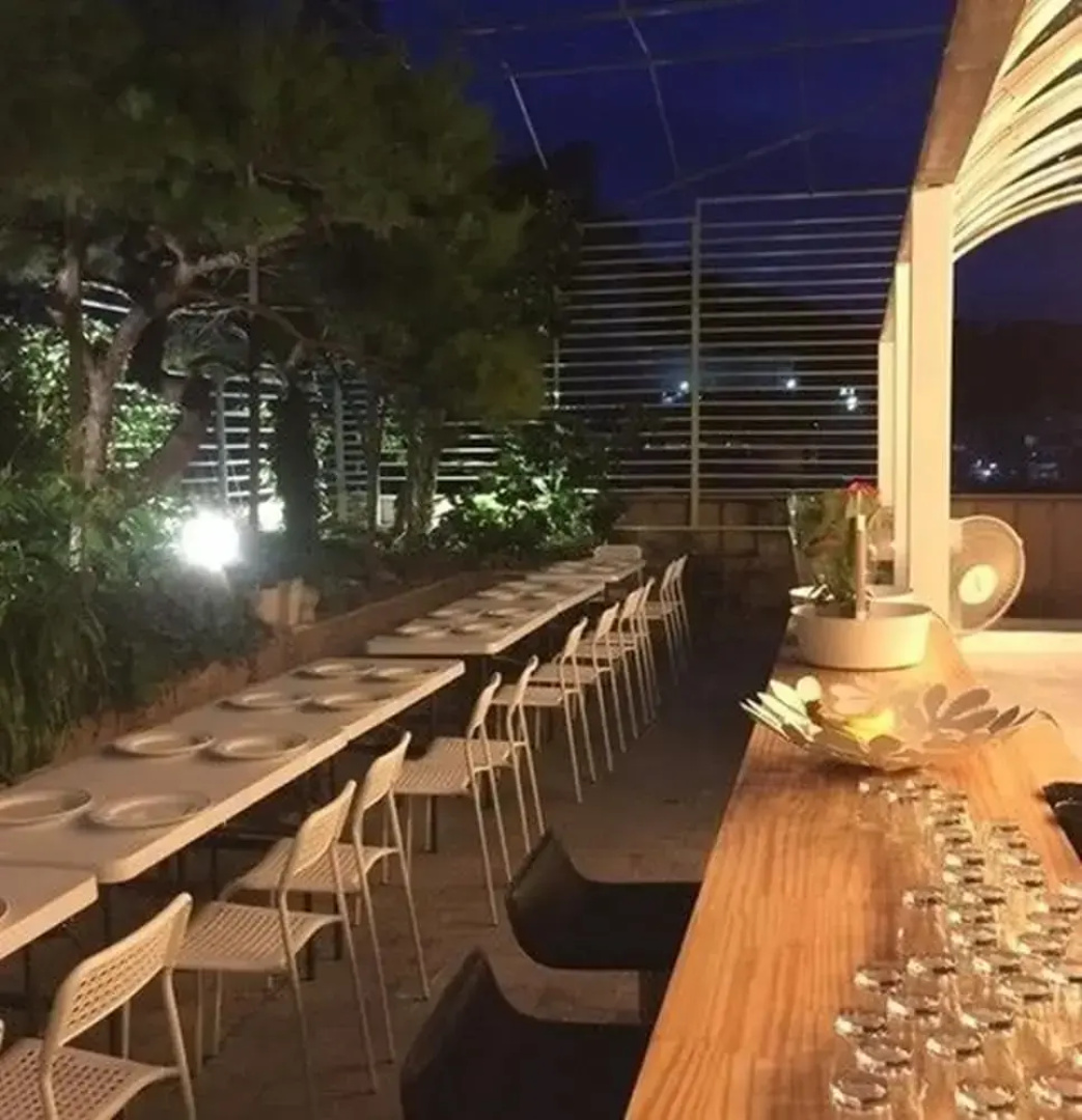 Rooftop Party Guesthouse - Hostel